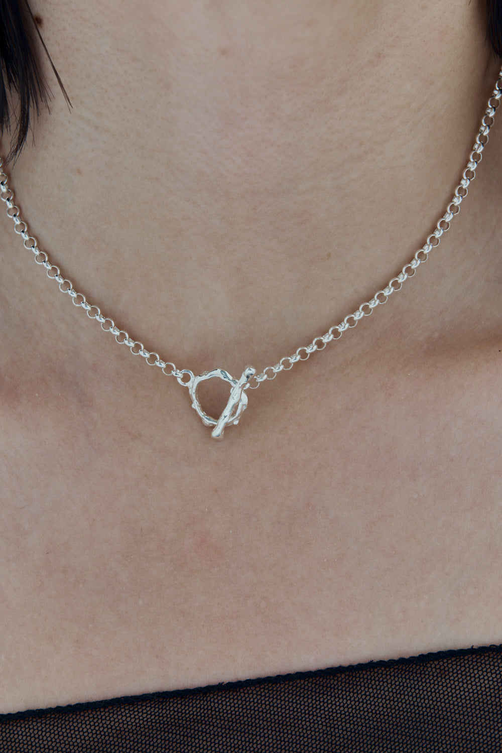 HALF MOON CHOKER